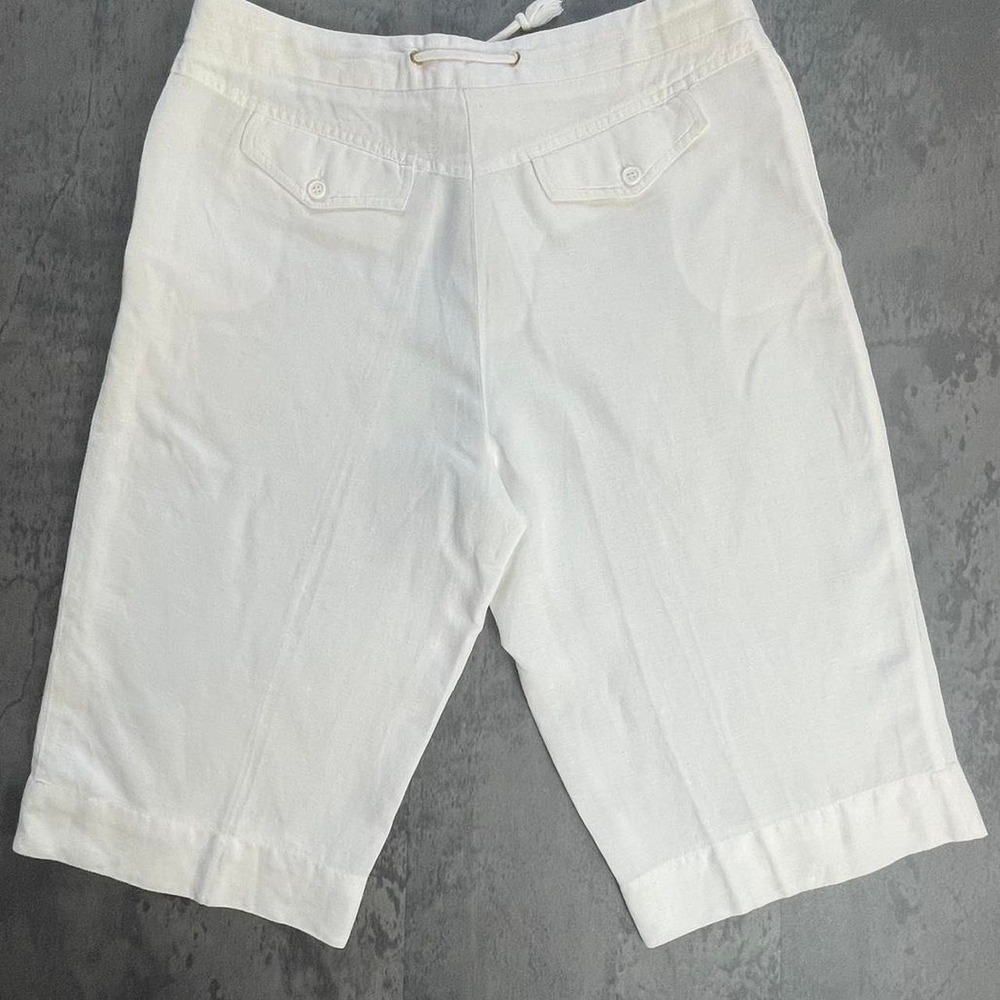 Tweeds White linen shorts with drawstring waist and pockets. Size: 6 - Picture 2 of 6